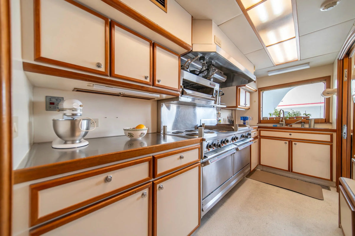 M/Y Escape