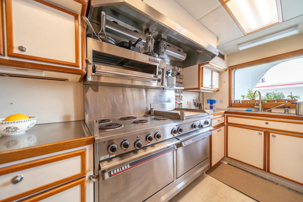 M/Y Escape
