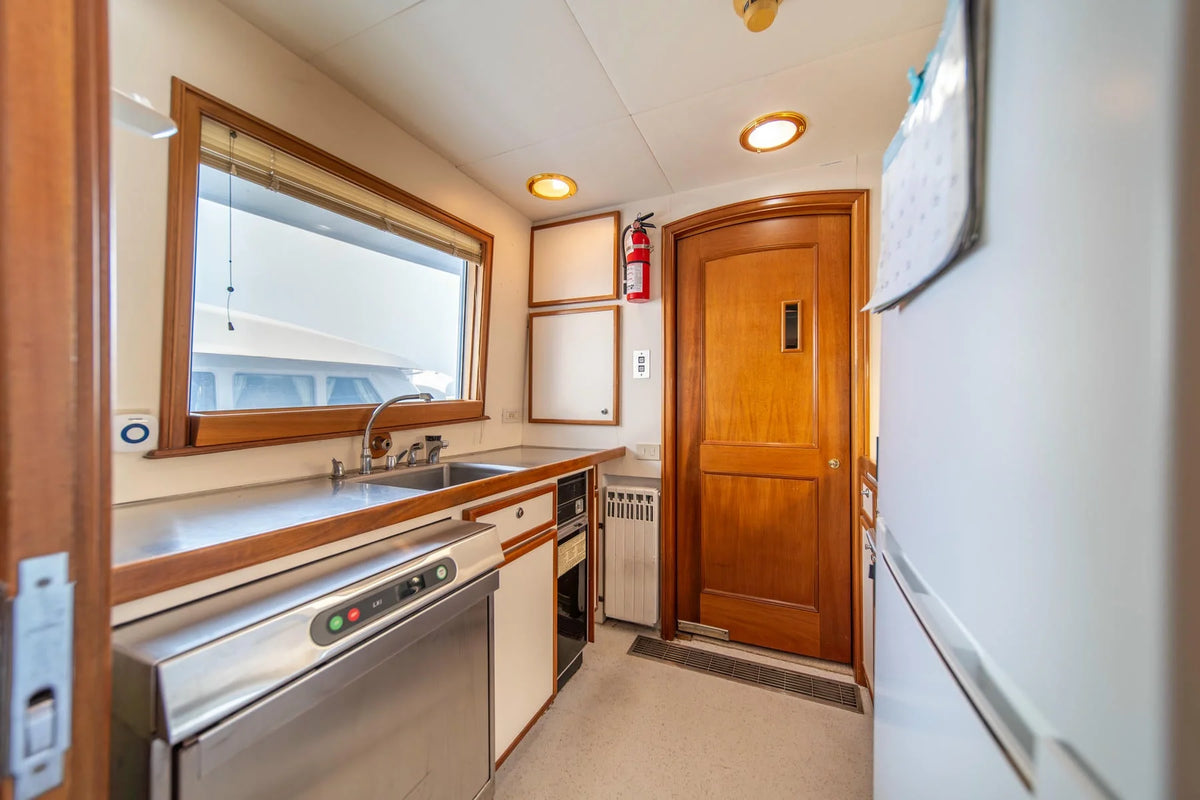 M/Y Escape