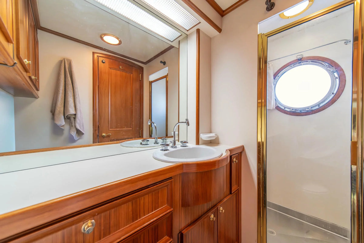 M/Y Escape