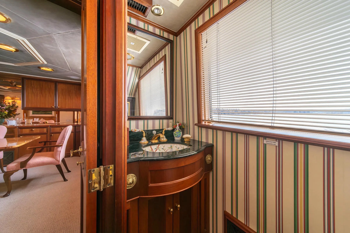 M/Y Escape
