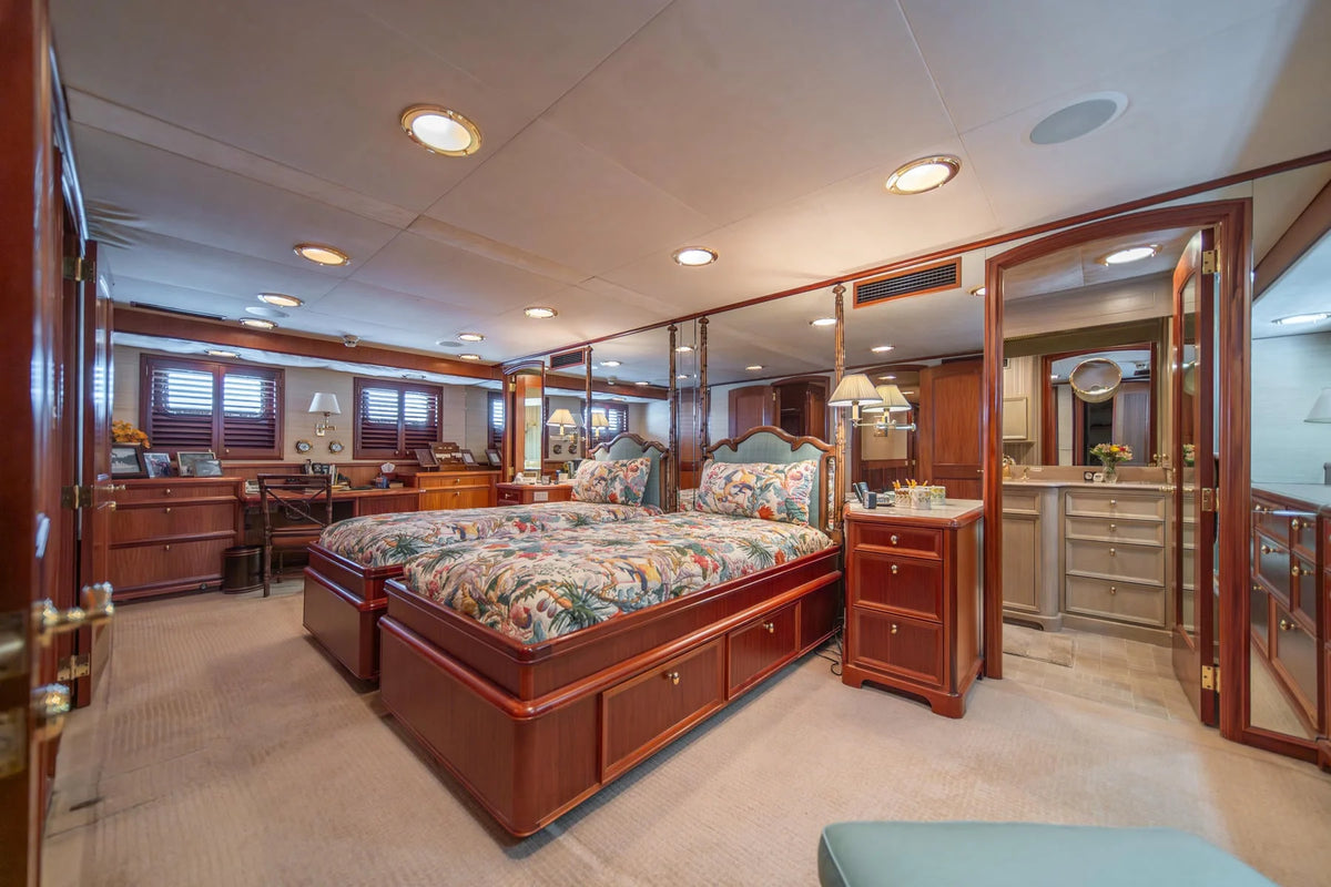M/Y Escape