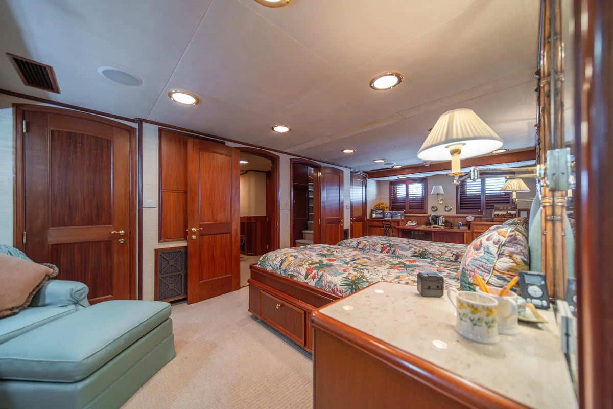 M/Y Escape