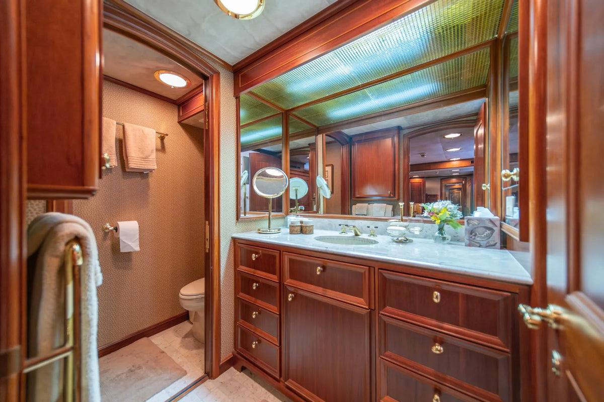 M/Y Escape