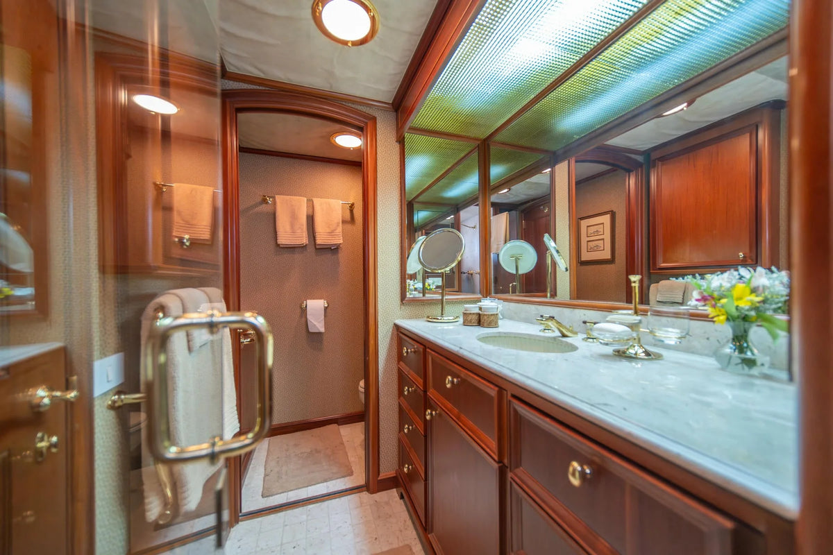 M/Y Escape