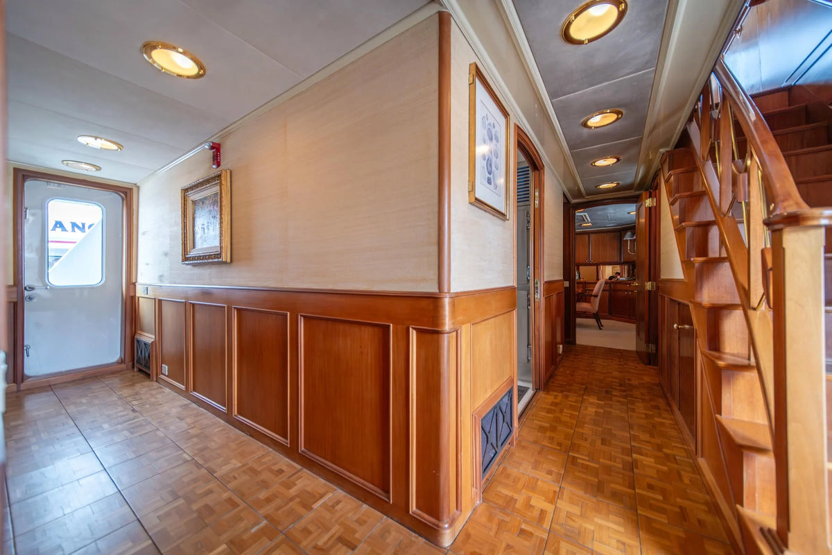 M/Y Escape