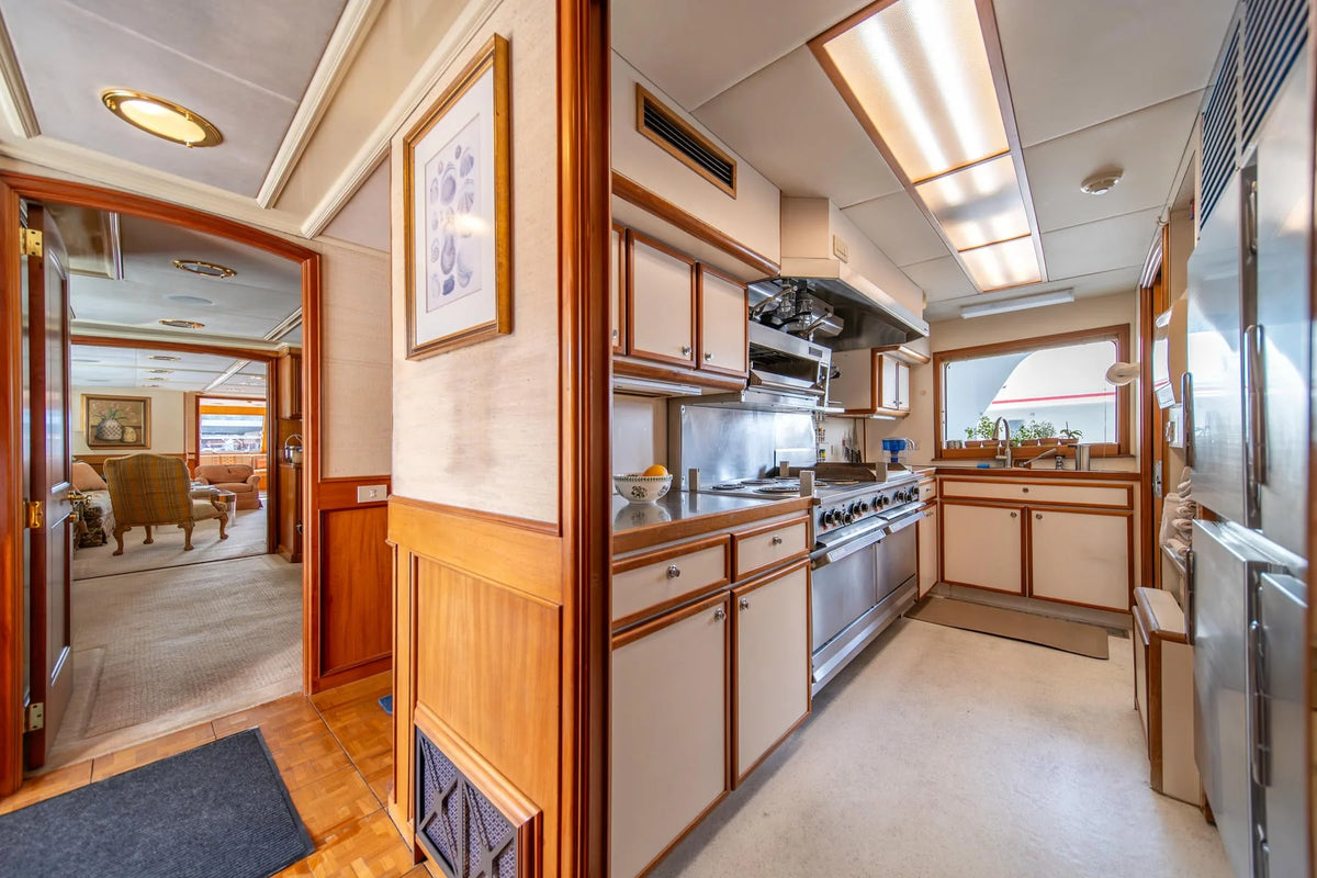 M/Y Escape